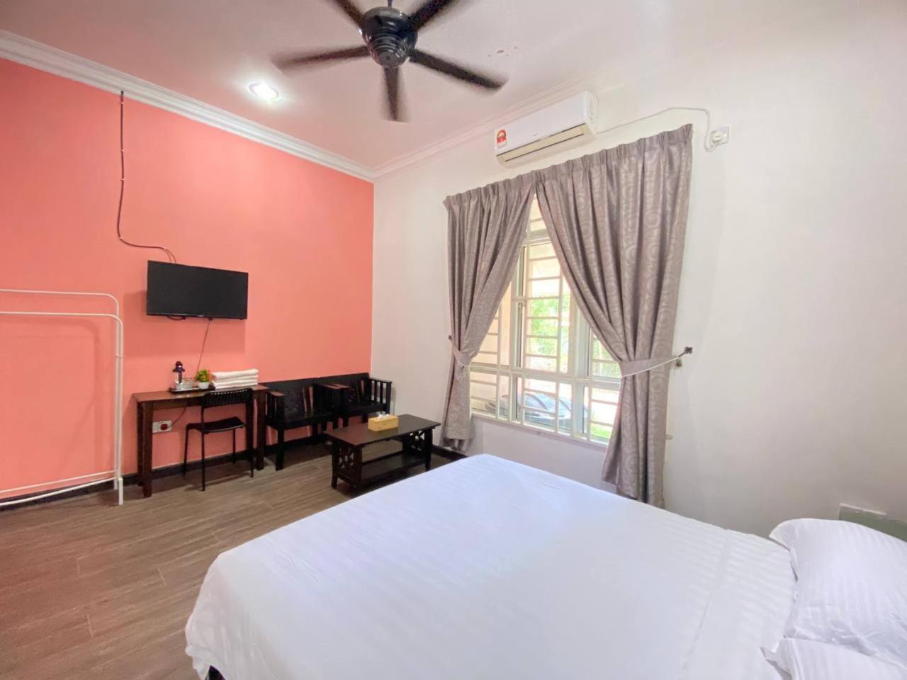 Besut Guesthouse Кампунг-Куала-Бесут Экстерьер фото
