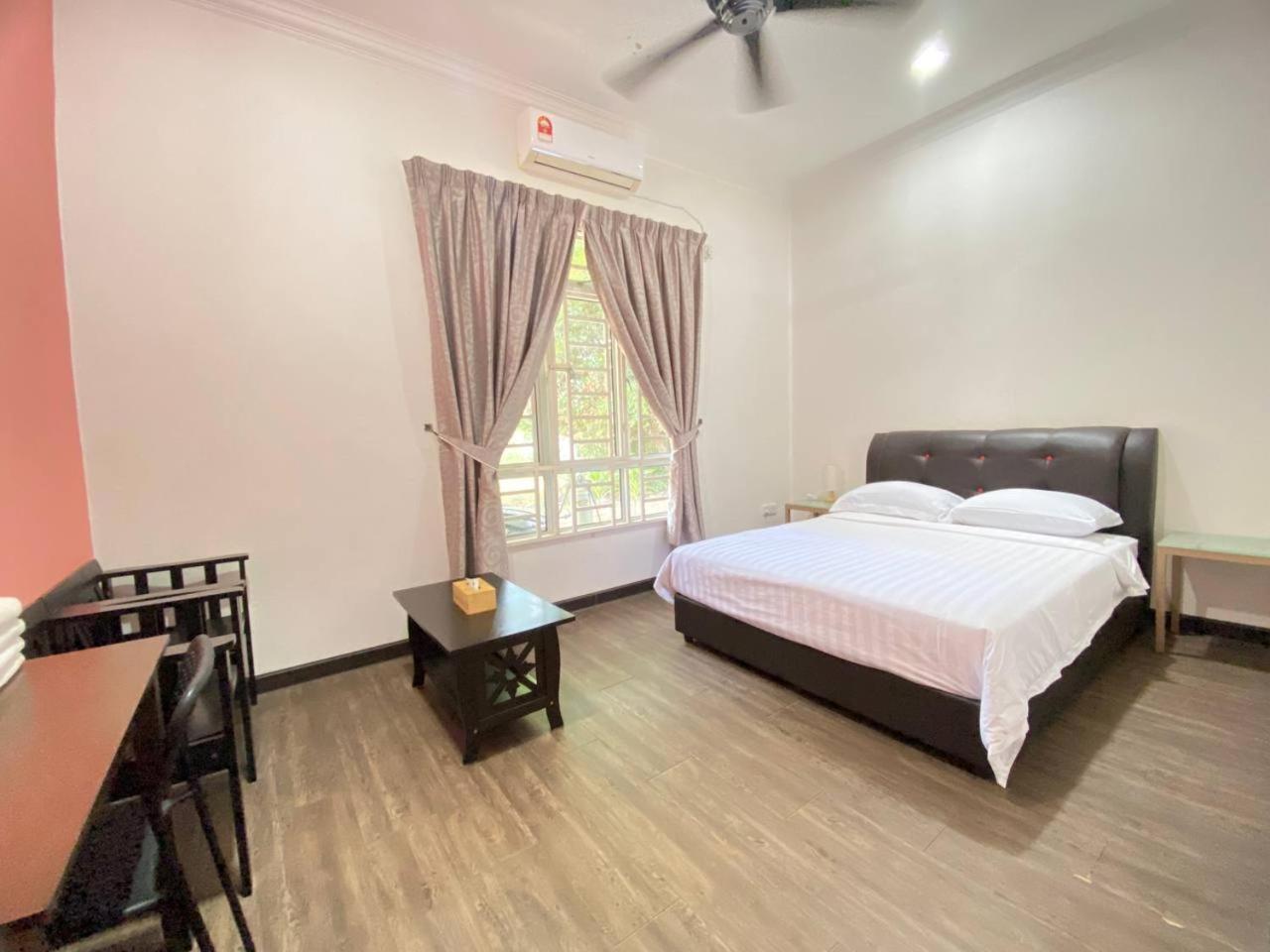 Besut Guesthouse Кампунг-Куала-Бесут Экстерьер фото