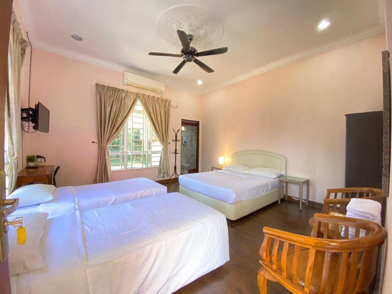 Besut Guesthouse Кампунг-Куала-Бесут Экстерьер фото