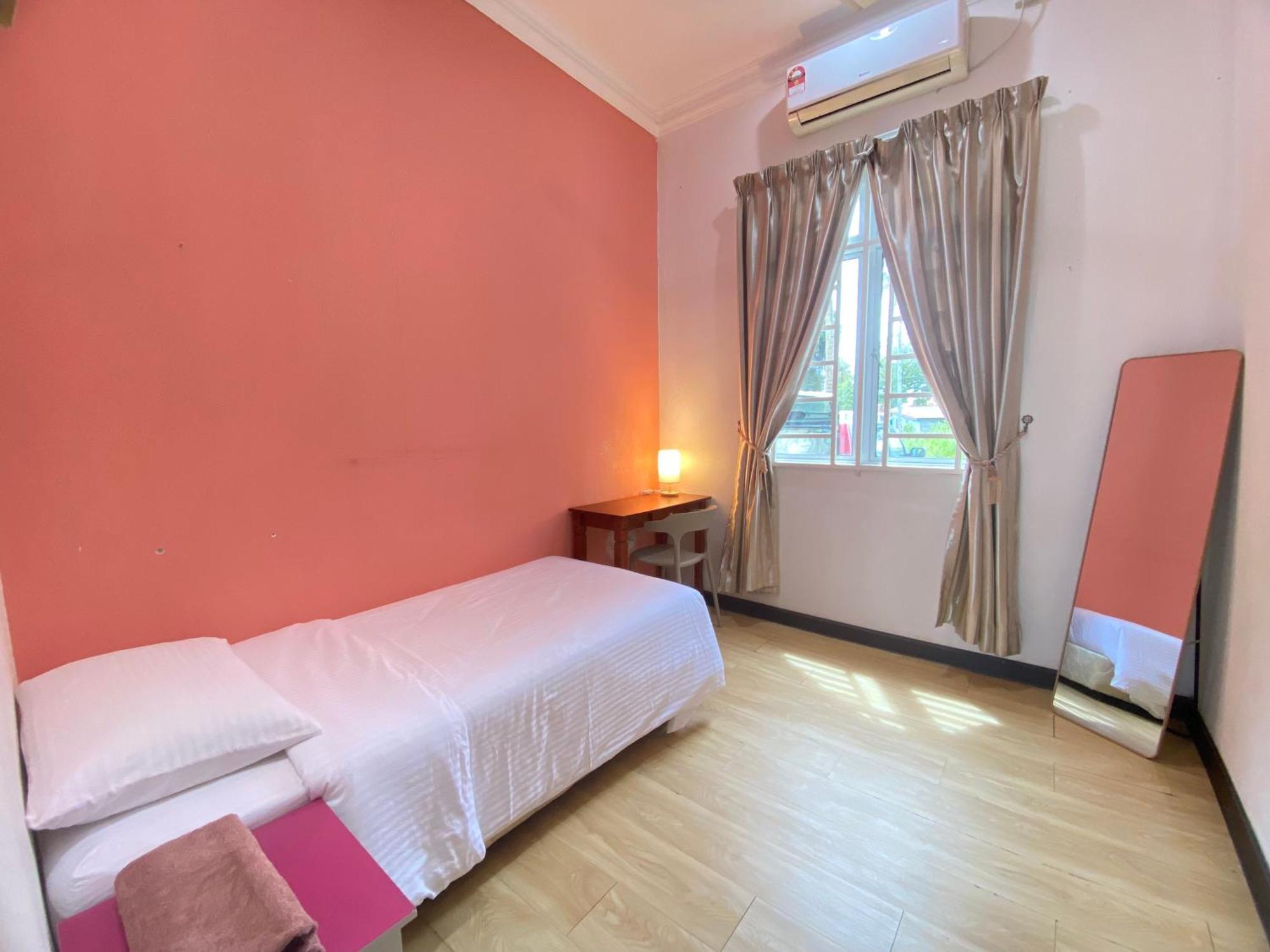 Besut Guesthouse Кампунг-Куала-Бесут Экстерьер фото